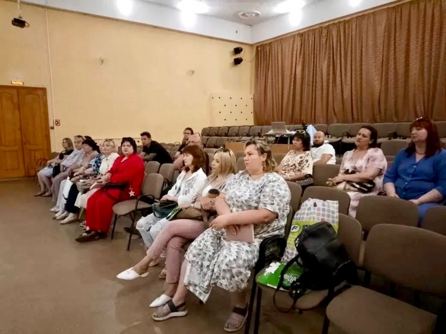 Директор "ЦКС" провел методическое совещание с коллективом учреждения Директор "ЦКС" провел методическое совещание с коллективом учреждения